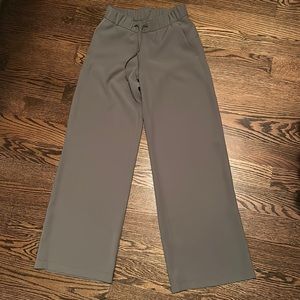 Lululemon On The Fly Woven wide leg pant (size 4)
